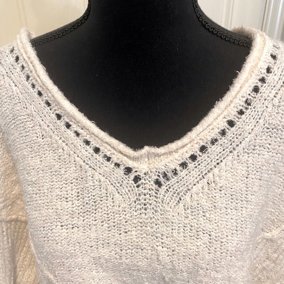 FREE PEOPLE SEASHELL LINEN BLEND CROPPED PULLOVER IN PEARL - Picture 2 of 5